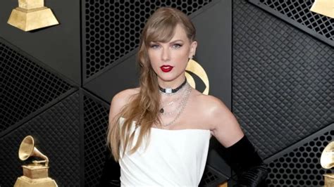 Taylor Swift Threatens To Sue Babe Who Tracks Her Private Jet Ukgets
