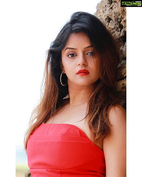 Jayshree Soni Instagram Life Was Red Before Corona🤷‍♀️ Gethu Cinema