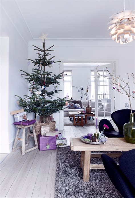 Not only are they pretty, they can also be opened and filled with treats as well as hung on. decordemon: Danish Christmas