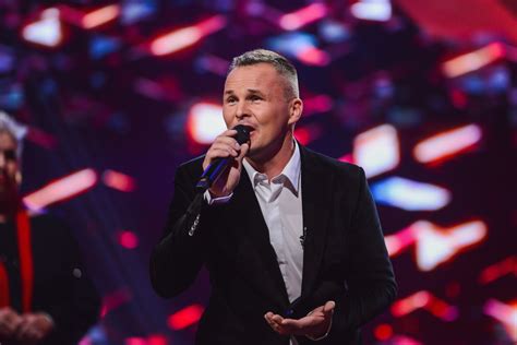 Based on the original uk show, the concept of the series is to find new singing talent (solo or groups) contested by aspiring singers drawn from public auditions. Projekte „X faktorius. Žvaigždės" paaiškėjo vyresniųjų ...