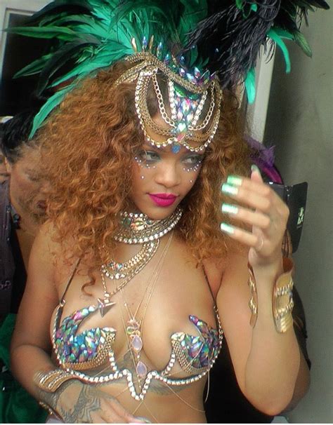 Pin de JáQuan Carter em Rihanna Looks rihanna