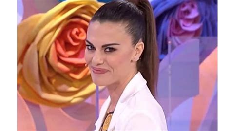 E in particolare ripercorre i passaggi difficili della sua separazione dal regista dario acocella, dopo dieci anni insieme e quattro di. Secondo figlio per Bianca Guaccero, il papà sarà il suo ...