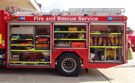 Bedfordshire Fire And Rescue Service Bedford 90 Av63 K Flickr