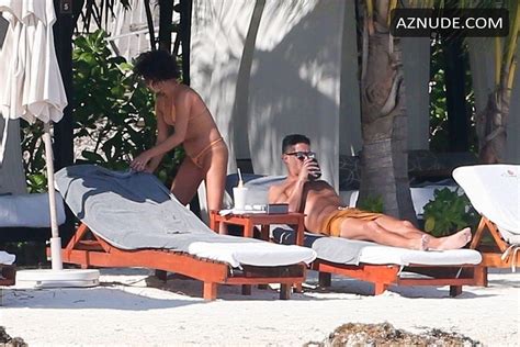 Sarah Hyland Sexy With Her Beau On The Beach At Their Hotel Together Aznude