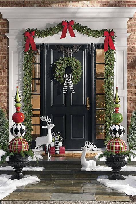 23 Easy And Cheap Christmas Front Porch Decorations That Will Make Your