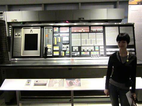 History has shown that a blind rush to be first is a great way to send confused monkeys and dogs into space, but it's not always the best marketing strategy. Computer History Museum: A Museum for Techies and Geeks ...