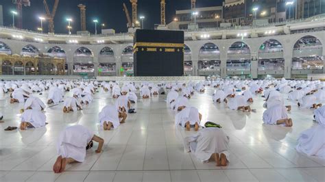 In Pictures Foreign Muslims Return To Mecca For Umrah Pilgrimage Bbc News