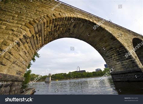 Famous Stone Arch Bridge In Minneapolis Minnesota Stock Photo 30614455