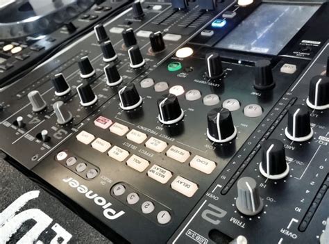 The 9 Best Dj Mixers In The World Today Globaldjsguide