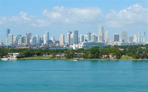 Landscapes Cityscapes Towns Skyscrapers Miami City Skyline Wallpaper