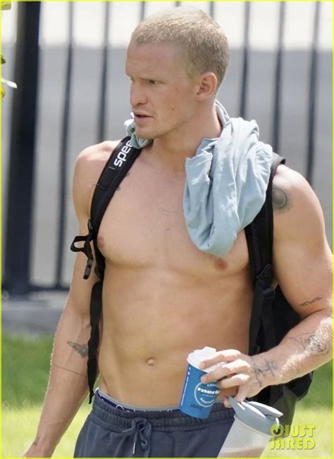 Cody Simpson Goes Shirtless As He Leaves The Pool After Training Photo Cody Simpson