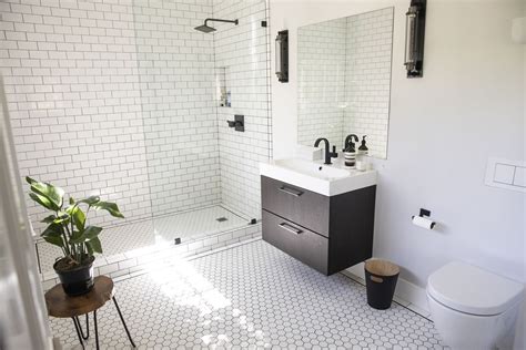Lucidbuilders.com wooden furnished bathroom design idea. Master Bathroom Ideas for Home Renovators