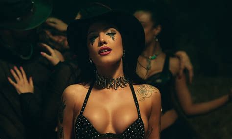 Halsey S Hot Body In New Video You Should Be Sad Fitness Gurls Magazine