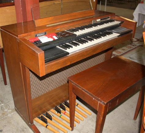 Thomas Solid State Organ And Bench