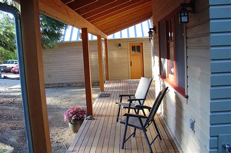 Planning a deck installation and wondering about the cost to build a deck? Cost to build a deck - Estimates and Prices at Fixr