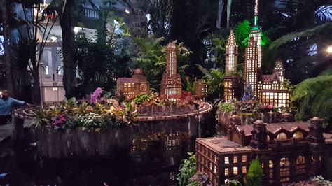 Book once and enhance your experience with this convenient combination of 2 must sees. New York Botanical Garden Train Show - Manhattan - YouTube