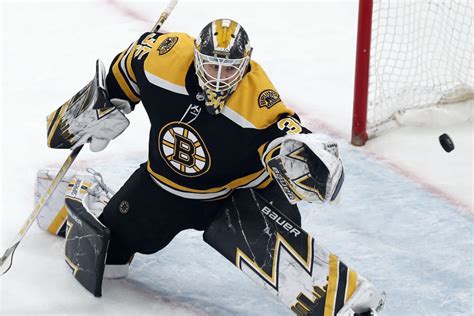 Bruins Goalie Linus Ullmark Is The Favorite To Win The Vezina Trophy
