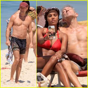 Vincent Cassel Celebrity News And Gossip Entertainment Photos And