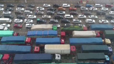 Worlds Worst Traffic Jam Thousands Left Stranded In China Bbc Newsround