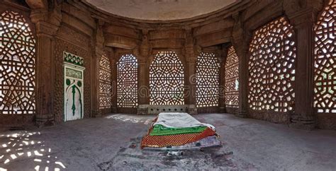 Sheikh Yusuf Qattal S Tomb In Delhi Stock Image Image Of Heritage