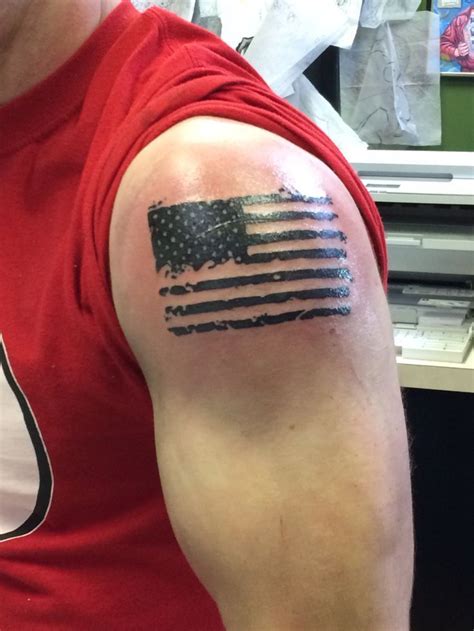 Tattoo ideas #crossshouldertattoos Patriotische Tattoos, Hand