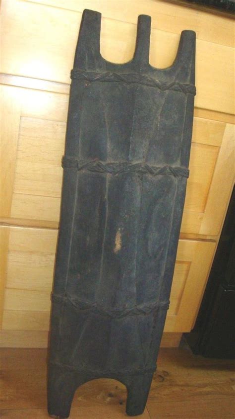 Antique Filipino Wood Shield Headhunter Warrior Bontok Igorot Museum