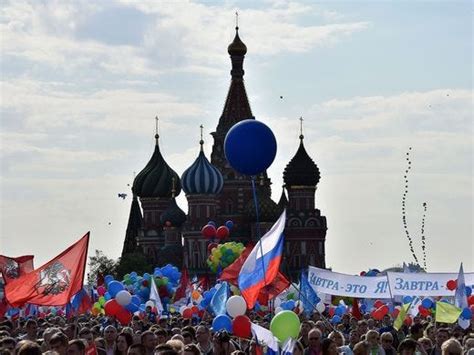 Moscow Revives Red Square May Day Parade