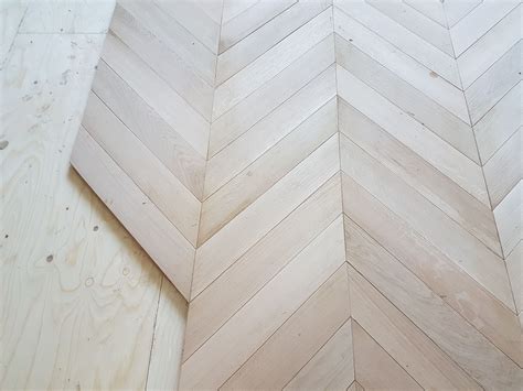 500x70mm Unfinished Solid Oak Parquet Chevron Wood Flooring Block 21mm