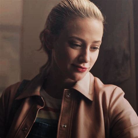 Pin By Fibou On Icons Riverdale Betty Betty Cooper Betty Cooper Riverdale