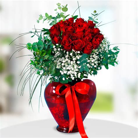 Send Flowers Turkey 20 Red Roses In Heart Vase From 18usd