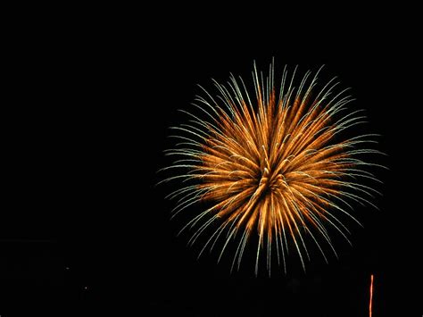 Yellow And Blue Fireworks Tonamel Flickr