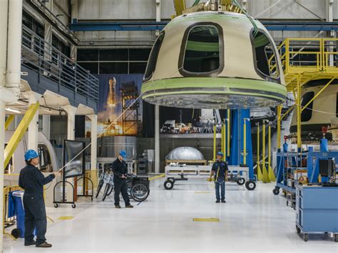 Blue origin's first manned mission to space was a success. Behind the curtain: Ars goes inside Blue Origin's ...