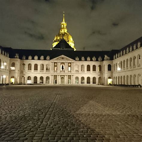 Superbe Invalides By Night Lhôtel Des Invalides Est Un Monument