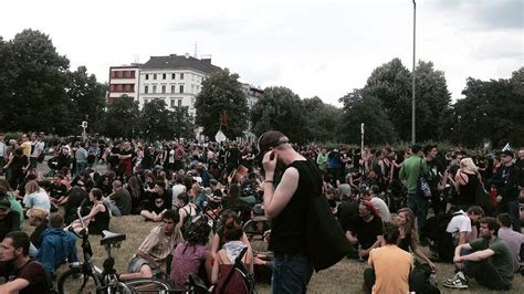 3000 Demonstrieren Für Die Flüchtlinge Bz Die Stimme Berlins