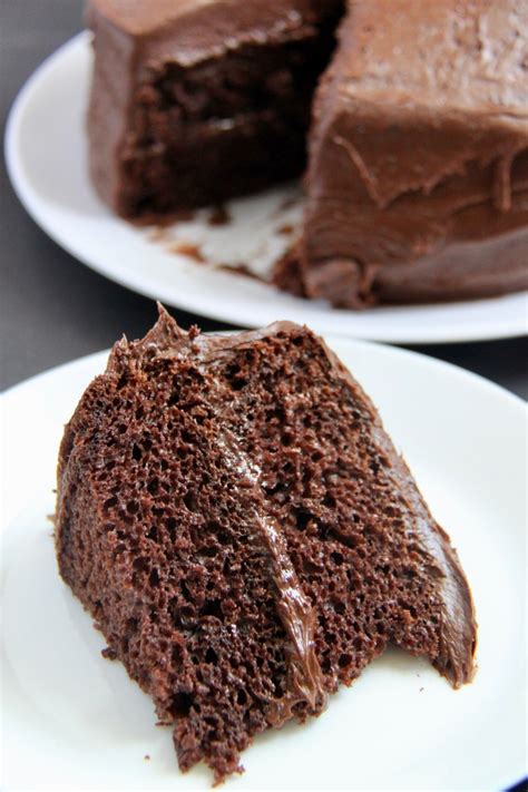 Usually i don't do two back to back dessert recipes. Portillo's Chocolate Cake Recipe