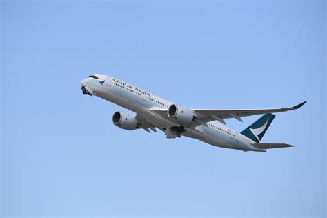 2 Cathay Pacific Flight Attendants Arrested Over Covid 19 Rules