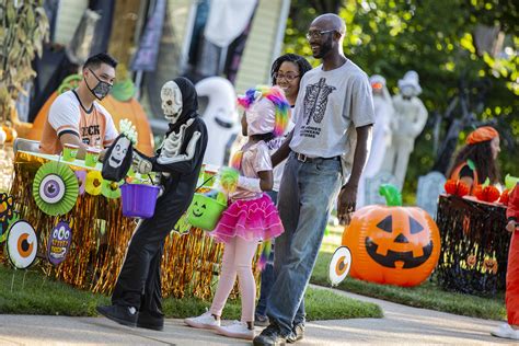 Oriental Trading Shares 10 Low Contact Trick Or Treat