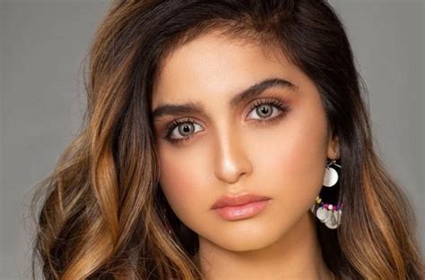 و مع حلول سن الـ40 ، يجب اختيار مؤشر وقاية من 40. شاهد: حلا الترك تضرب شخصا حاول تصويرها بدون مكياج | دنيا الوطن