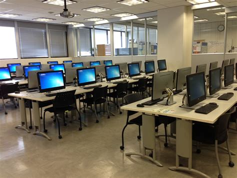 File Dell Desktop Computer In School Classroom  Wikimedia Commons