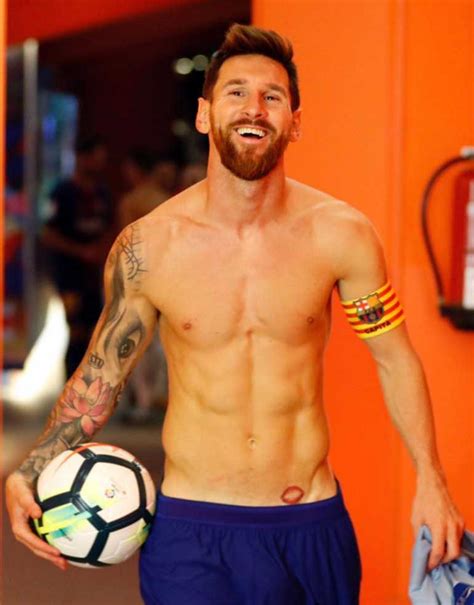 Messi Enseña Su Nuevo Tatuaje Dedicado A Antonella Muy Contento Amenzing