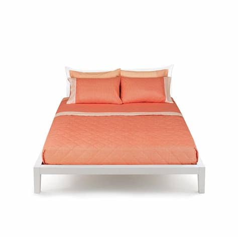 A trapunta paesaggio matrimoniale invernale unica in cotone è realizzata con imbottitura sofy in fibra di poliestere anallergica di 300 gr/mq ed è particolarmente indicata per essere utilizzata durante. Completo letto Minimal di Bassetti | Lenzuola matrimoniali