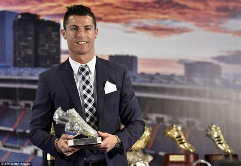 Cristiano Ronaldo Receives Special Award After Breaking Real Madrid