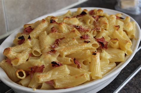 This is my titivated version of a recipe by nigella lawson. jOy Of baking evOlutiOn: Rigatoni al forno gratinati con ...