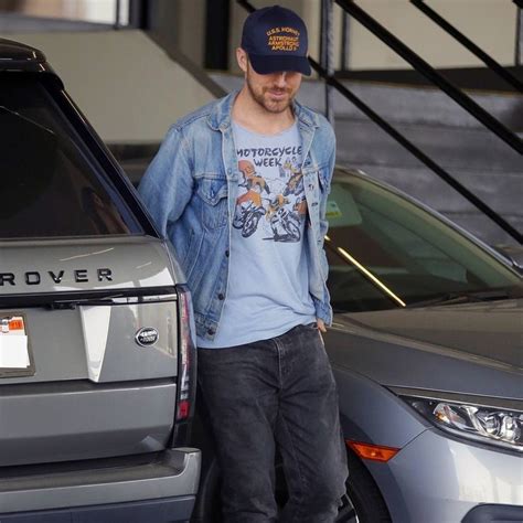 Ryan Gosling May 17 2018 Spotted Smiling And Giggling While Leaving