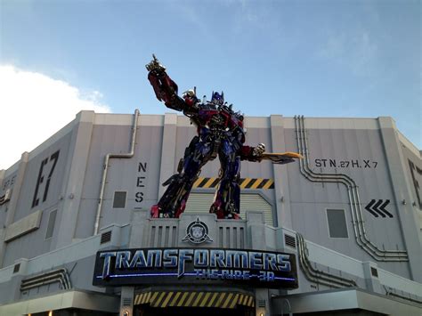 Entrance to Transformers at Universal | Universal orlando resort, Universal orlando, Universal 