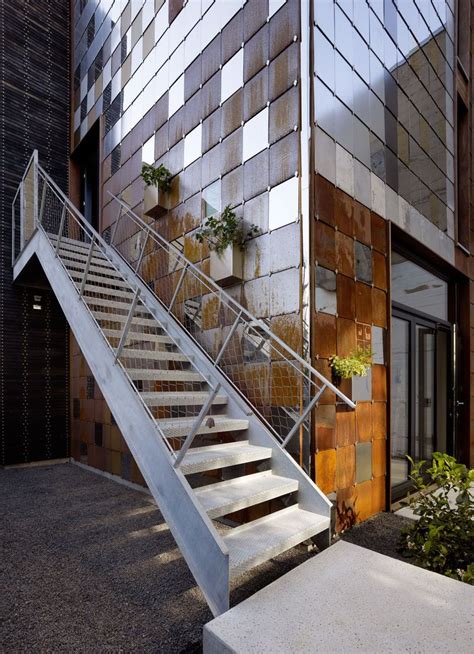 Crossed stairs, perpendicular to the façade; Innovative facade with removable planters. | Exterior stairs, Stairs architecture, Facade ...