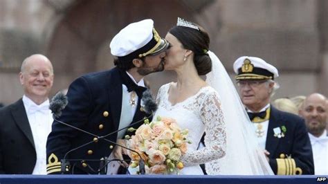 Sweden Royal Wedding Prince Carl Philip Marries Ex Reality Star Bbc News
