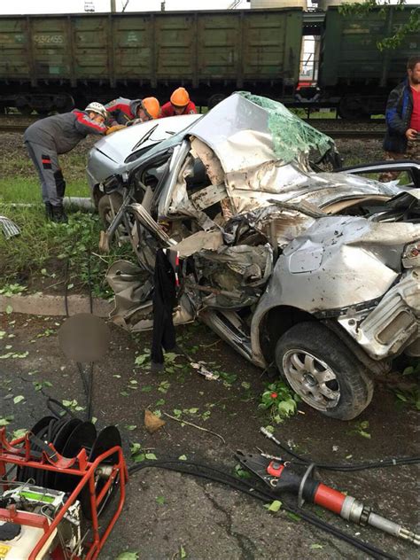 Gruesome Bodies Car Crash Dead People Test
