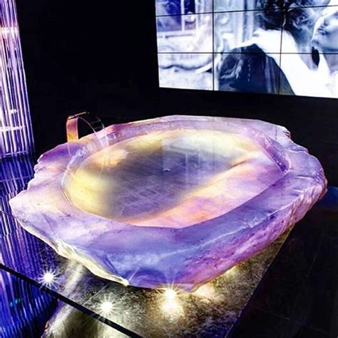 Amazing Amethyst Bathtub Stone Bathtub Crystals Crystals In The Home