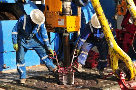 The base salary for oil rig ranges from $42,941 to $61,199 with the average base salary of $50,203. The Formula for Successful Data Collection in the Field ...